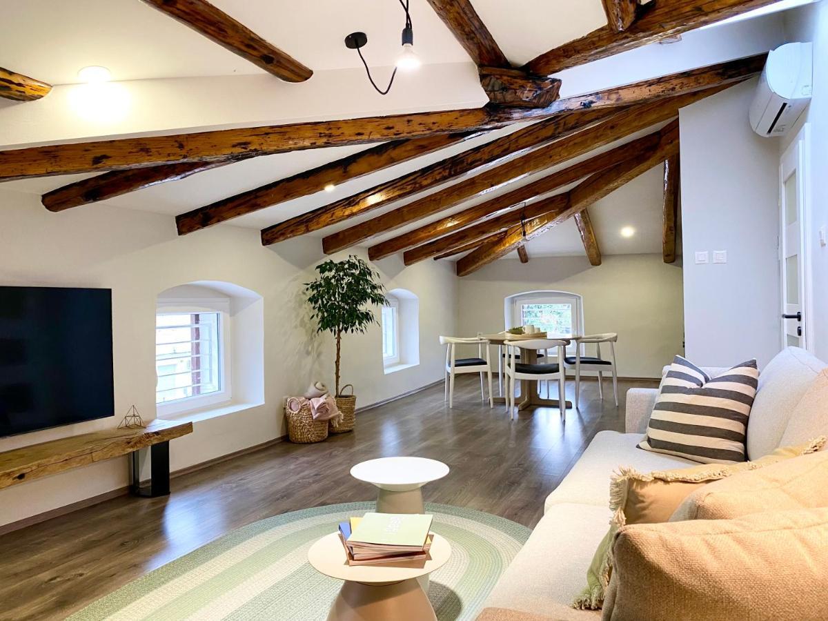 Parentium Loft Center Square Apartment *